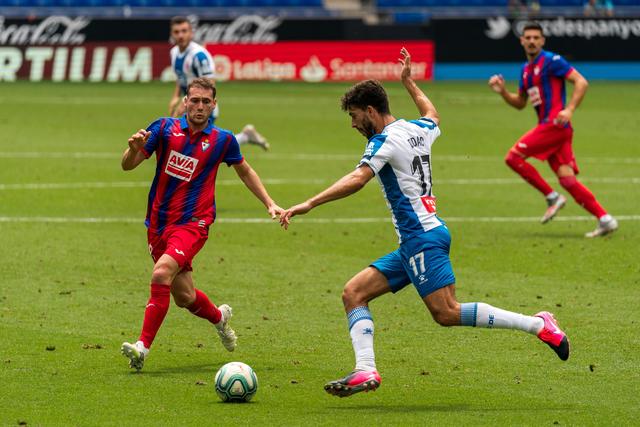 枣庄市首届职工足球赛热烈开启